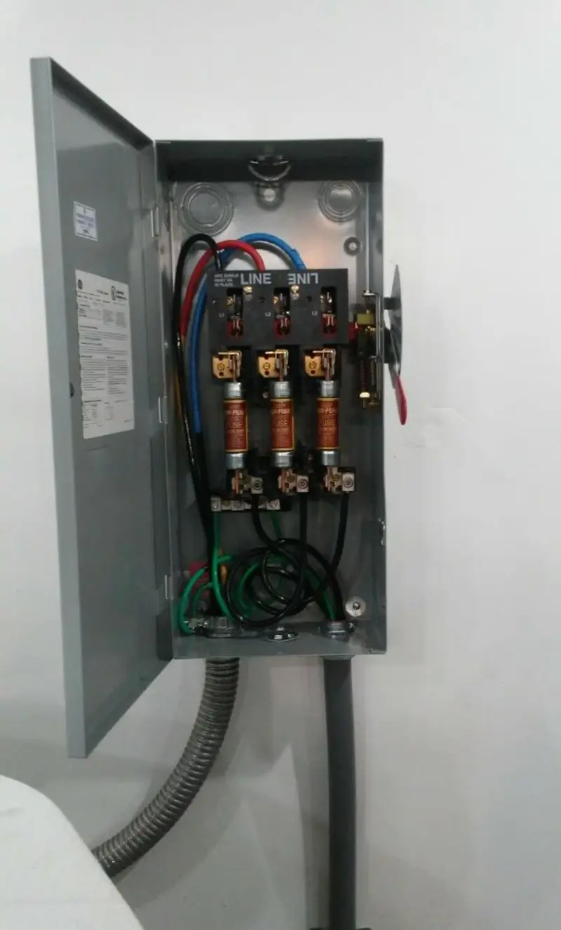 Three-phase disconnect switch installed for Electrical Wiring & Rewiring in Chowchilla